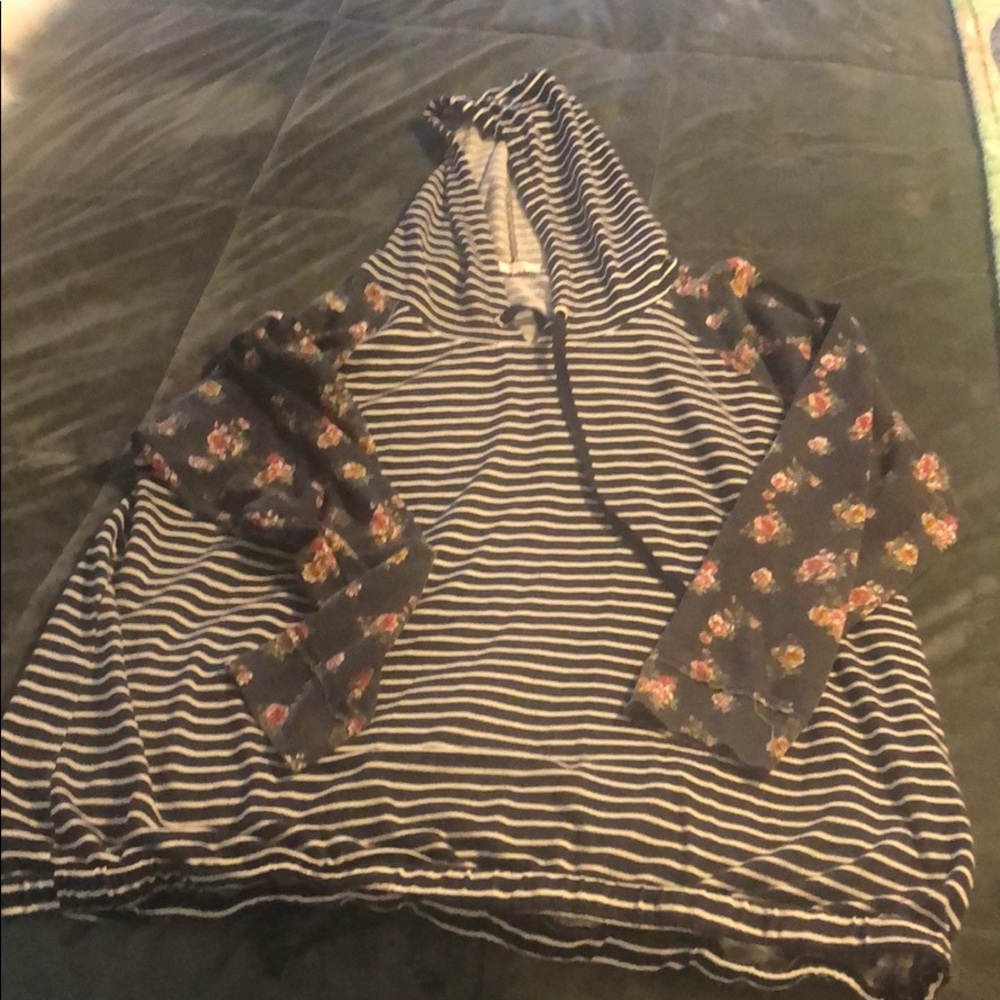 Maurices sweatshirt! Size 3. Super cute!